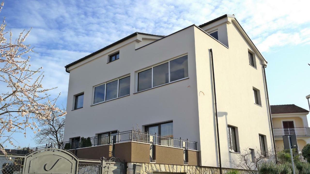 Apartment Ruzmarin Porat Екстер'єр фото